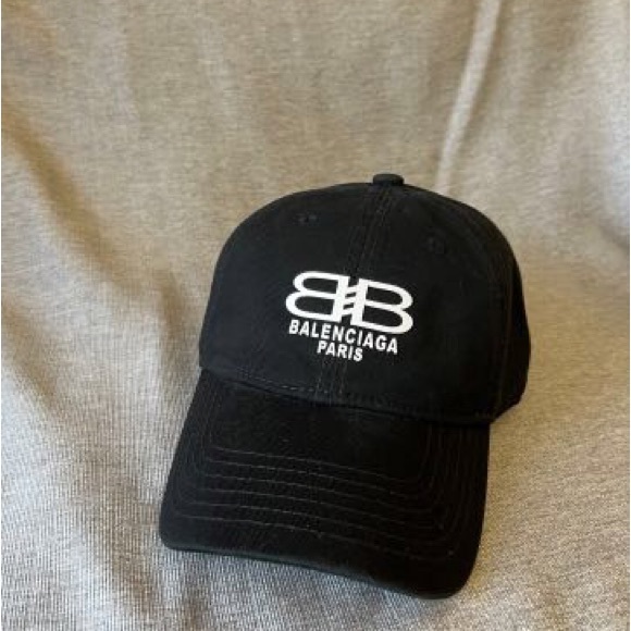 Balenciaga Cap - Picture 2 of 5